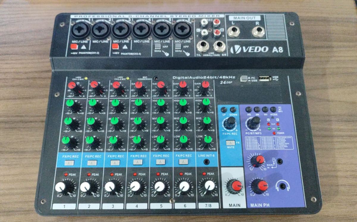 Mesa de Som 6 canais - VedoA8